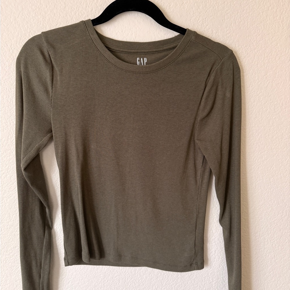 GAP Olive Long Sleeve Women's Tee
